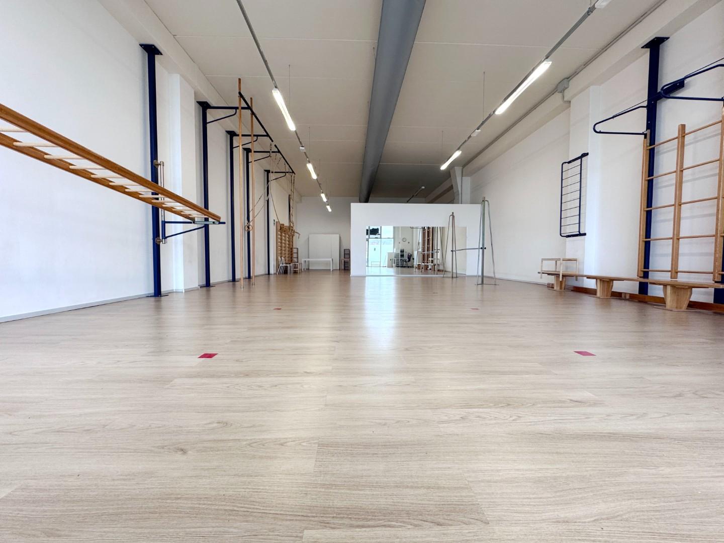 Immagine 3 di Locale commerciale in vendita  a Pontedera