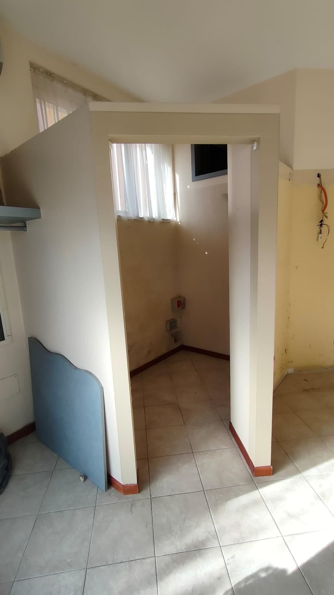 Immagine 5 di Locale commerciale in affitto  a Pontedera