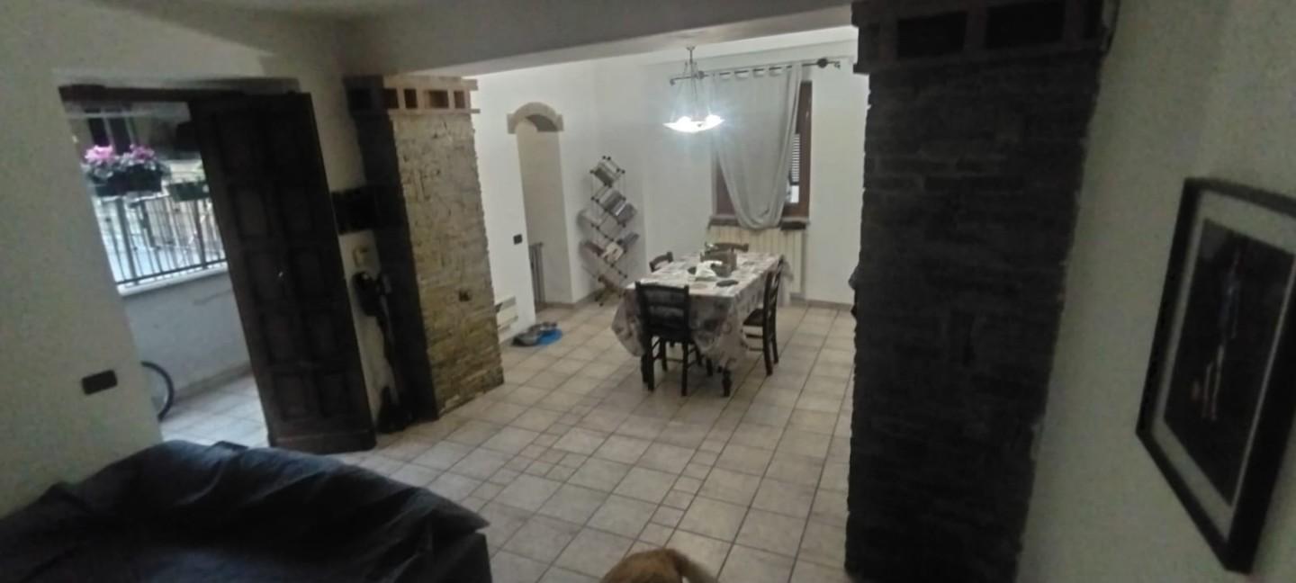 Immagine 2 di Terratetto in vendita  a Massa