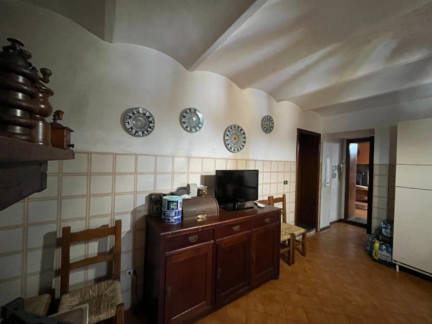 Immagine 5 di Rustico / casale in vendita  a Calci