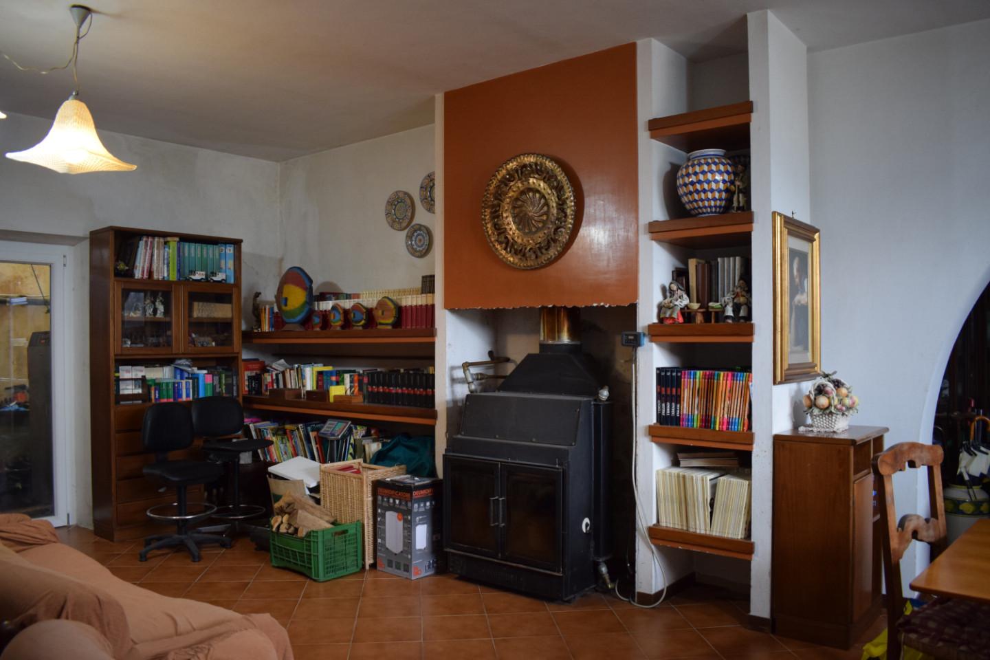 Immagine 13 di Rustico / casale in vendita  a Calci