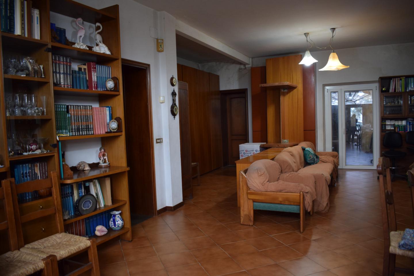 Immagine 12 di Rustico / casale in vendita  a Calci