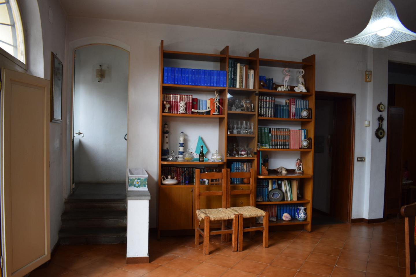 Immagine 15 di Rustico / casale in vendita  a Calci