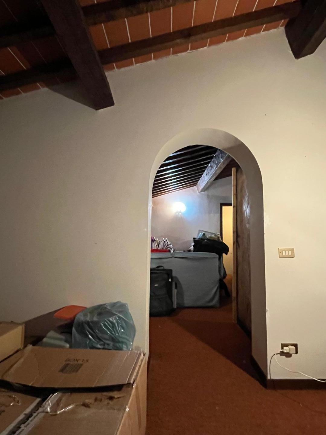 Immagine 35 di Rustico / casale in vendita  a Calci