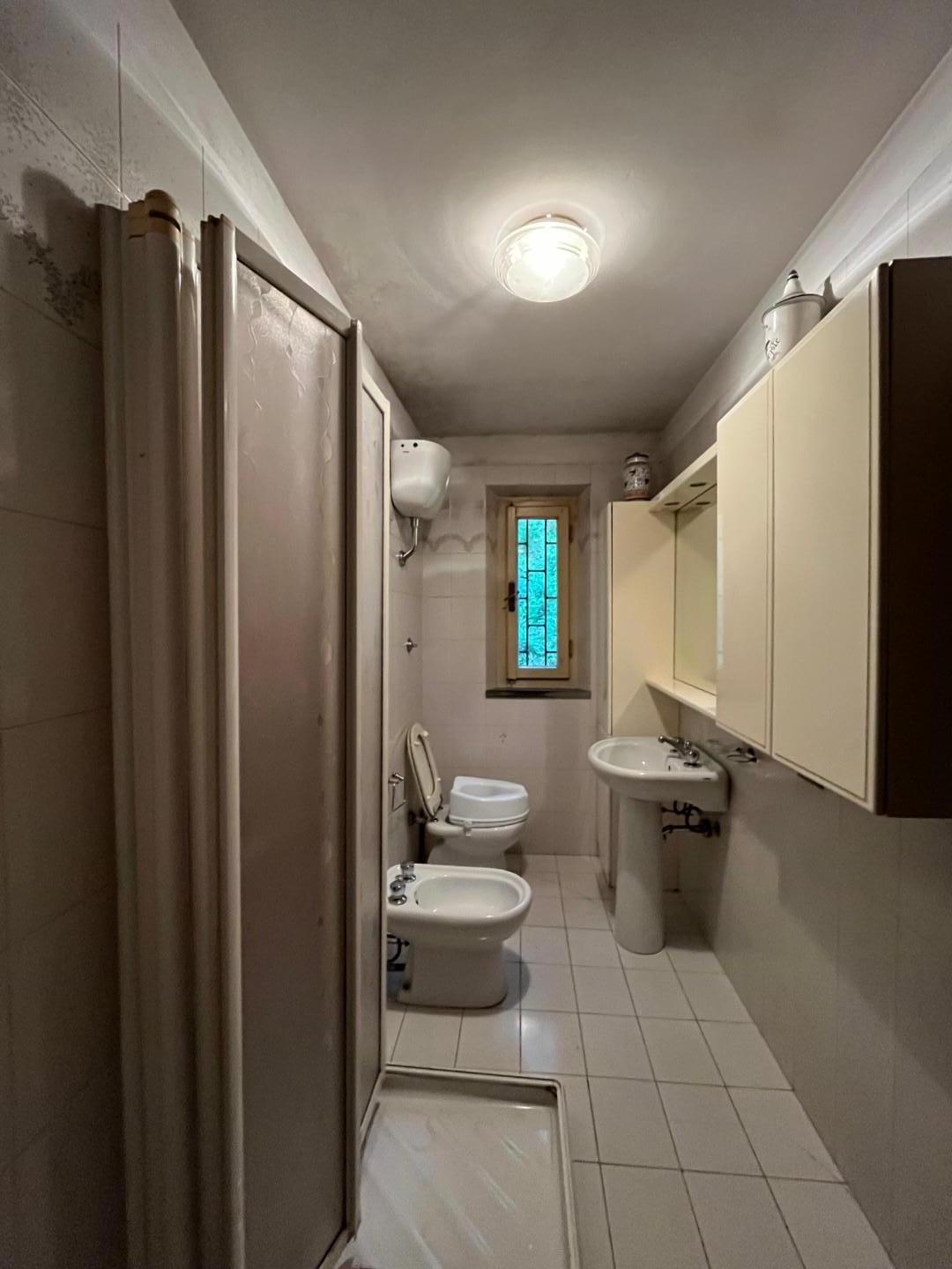 Immagine 24 di Rustico / casale in vendita  a Calci