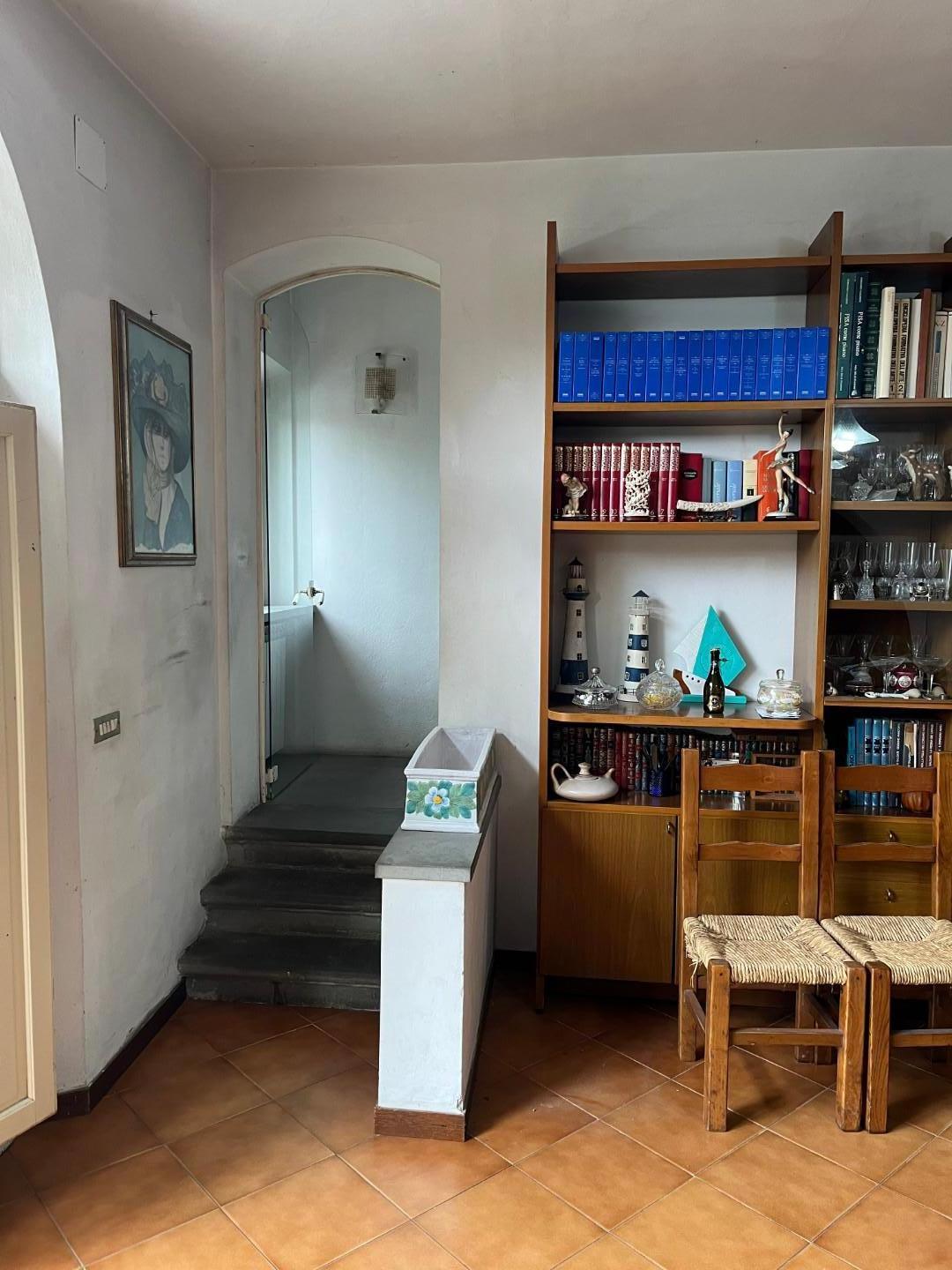 Immagine 11 di Rustico / casale in vendita  a Calci