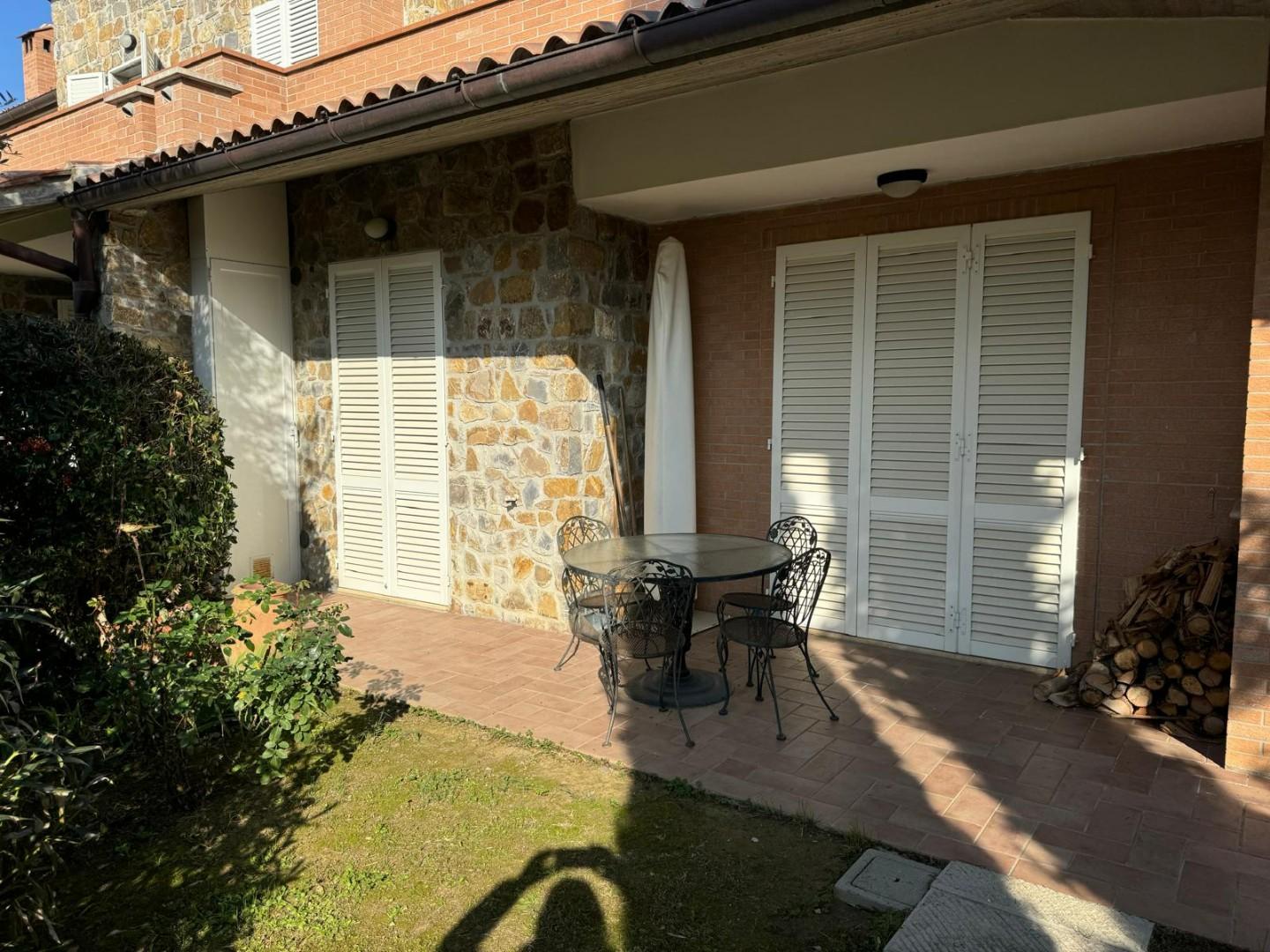 Immagine 6 di Villetta a schiera in vendita  a Monteroni D'arbia