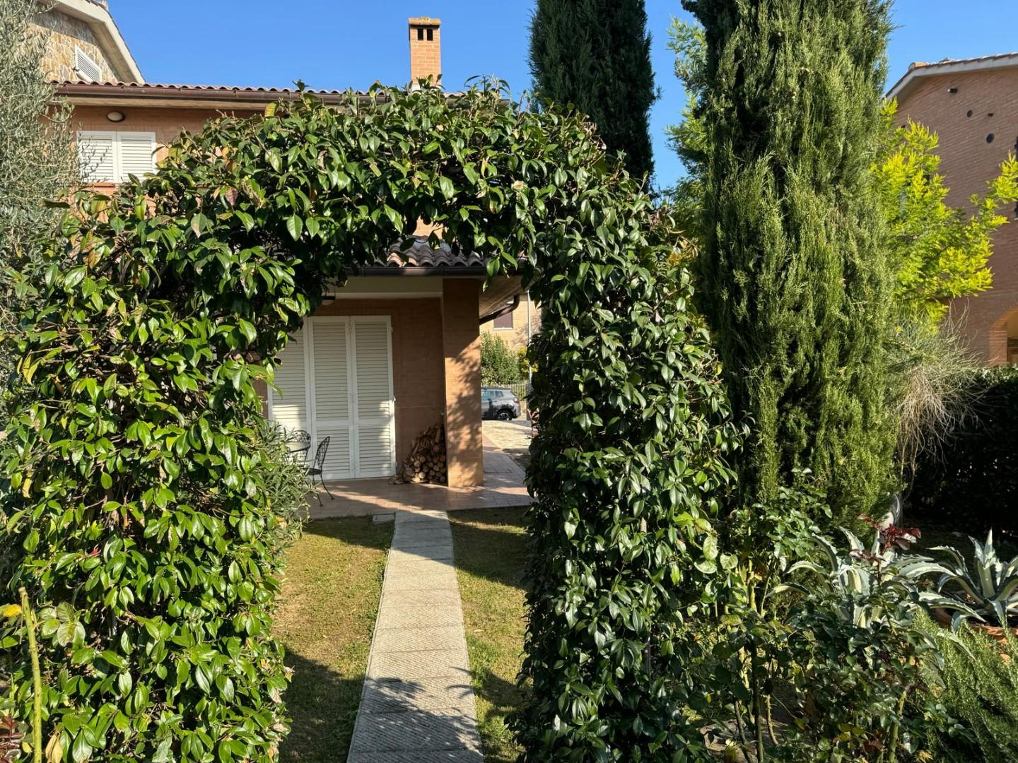 Immagine 29 di Villetta a schiera in vendita  a Monteroni D'arbia