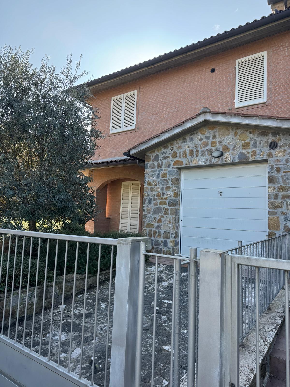 Immagine 25 di Villetta a schiera in vendita  a Monteroni D'arbia