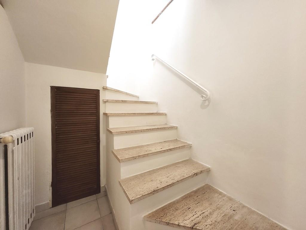 Immagine 33 di Porzione di casa in vendita  a Lucca