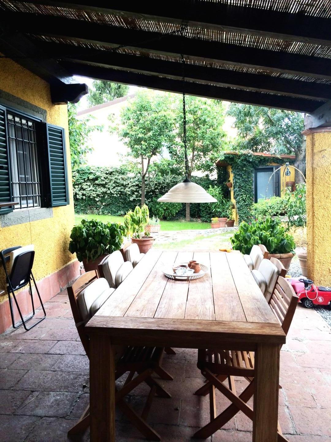 Immagine 2 di Porzione di casa in vendita  a Lucca