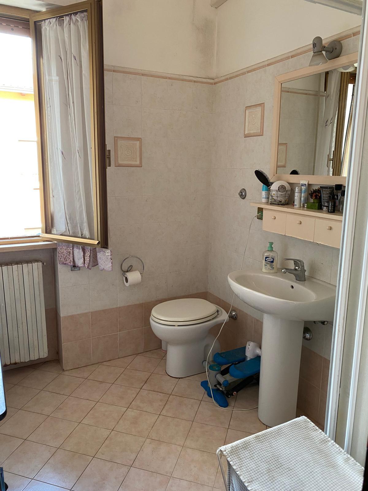 Immagine 10 di Appartamento in vendita  a Capannori