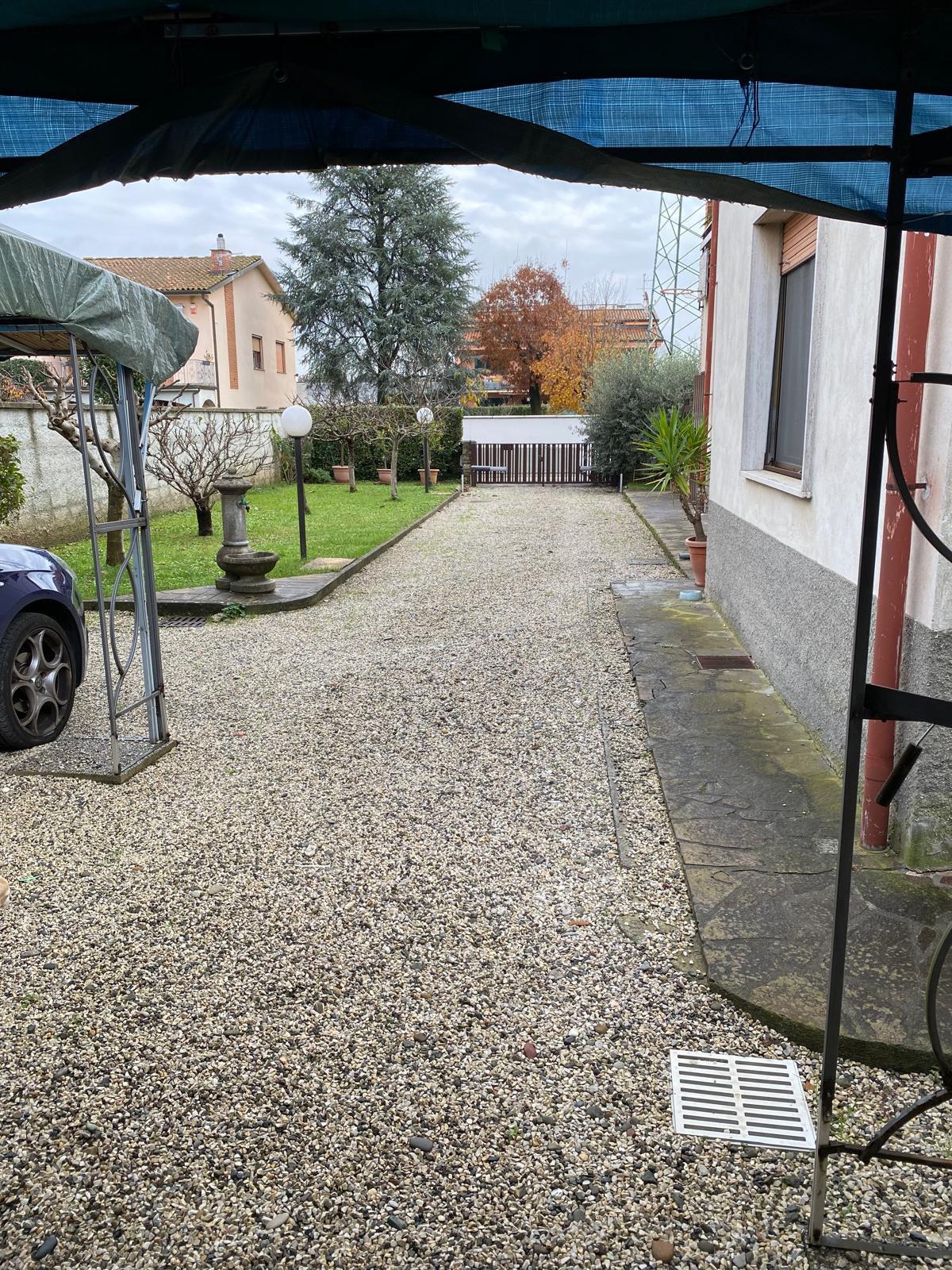 Immagine 14 di Appartamento in vendita  a Capannori