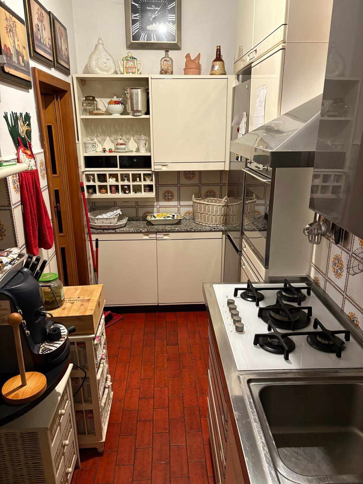 Immagine 5 di Appartamento in vendita  a Massa