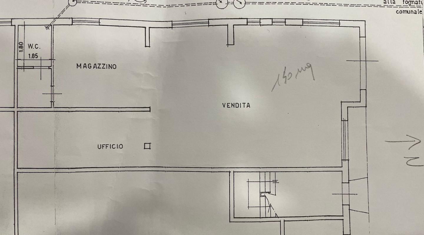 Immagine 11 di Locale commerciale in affitto  a Cascina