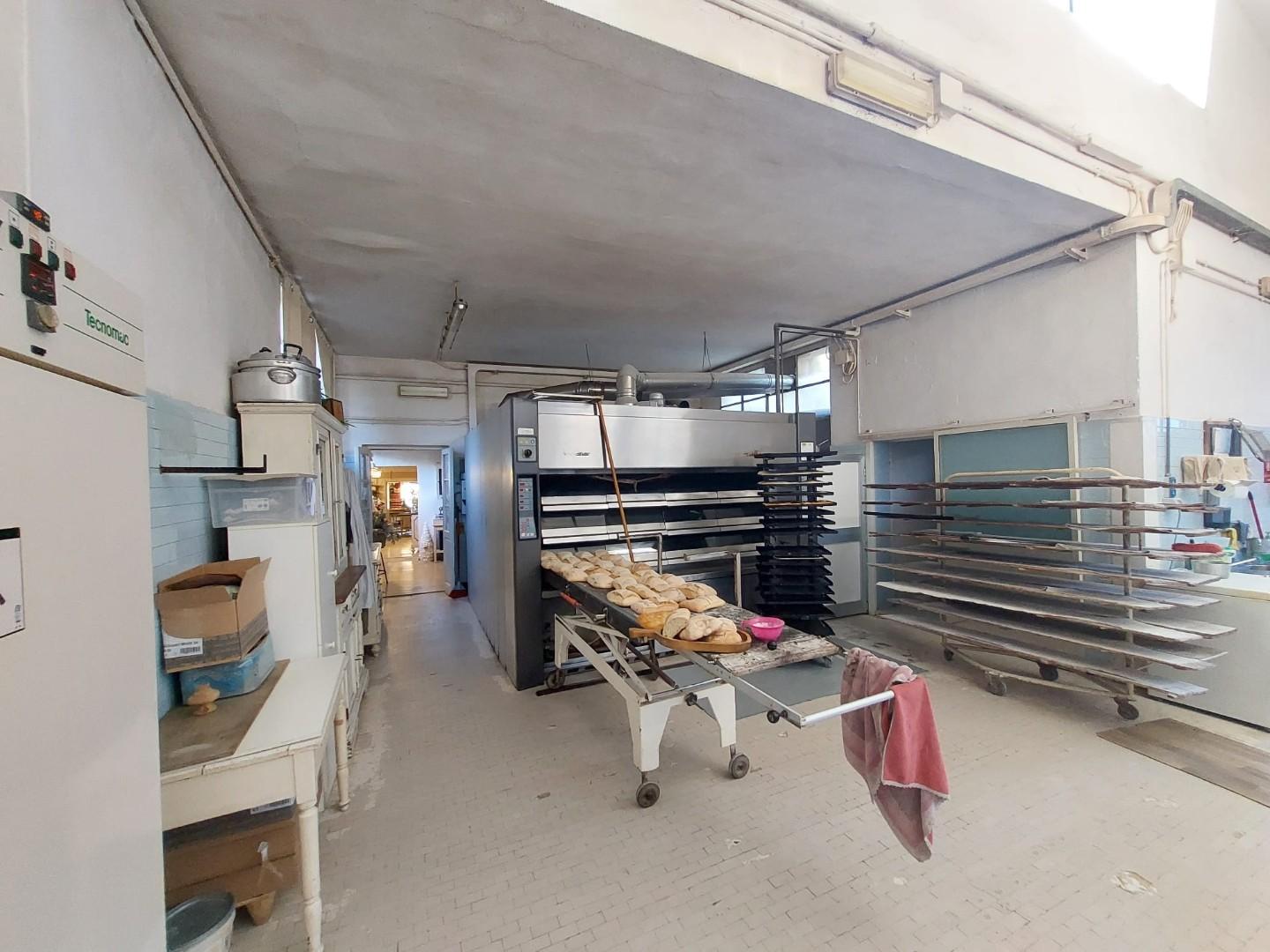 Immagine 6 di Locale commerciale in vendita  a Bientina