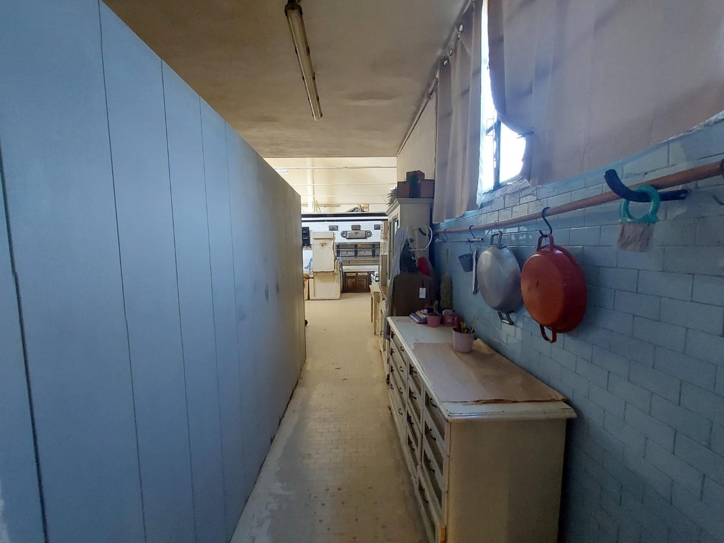 Immagine 10 di Locale commerciale in vendita  a Bientina