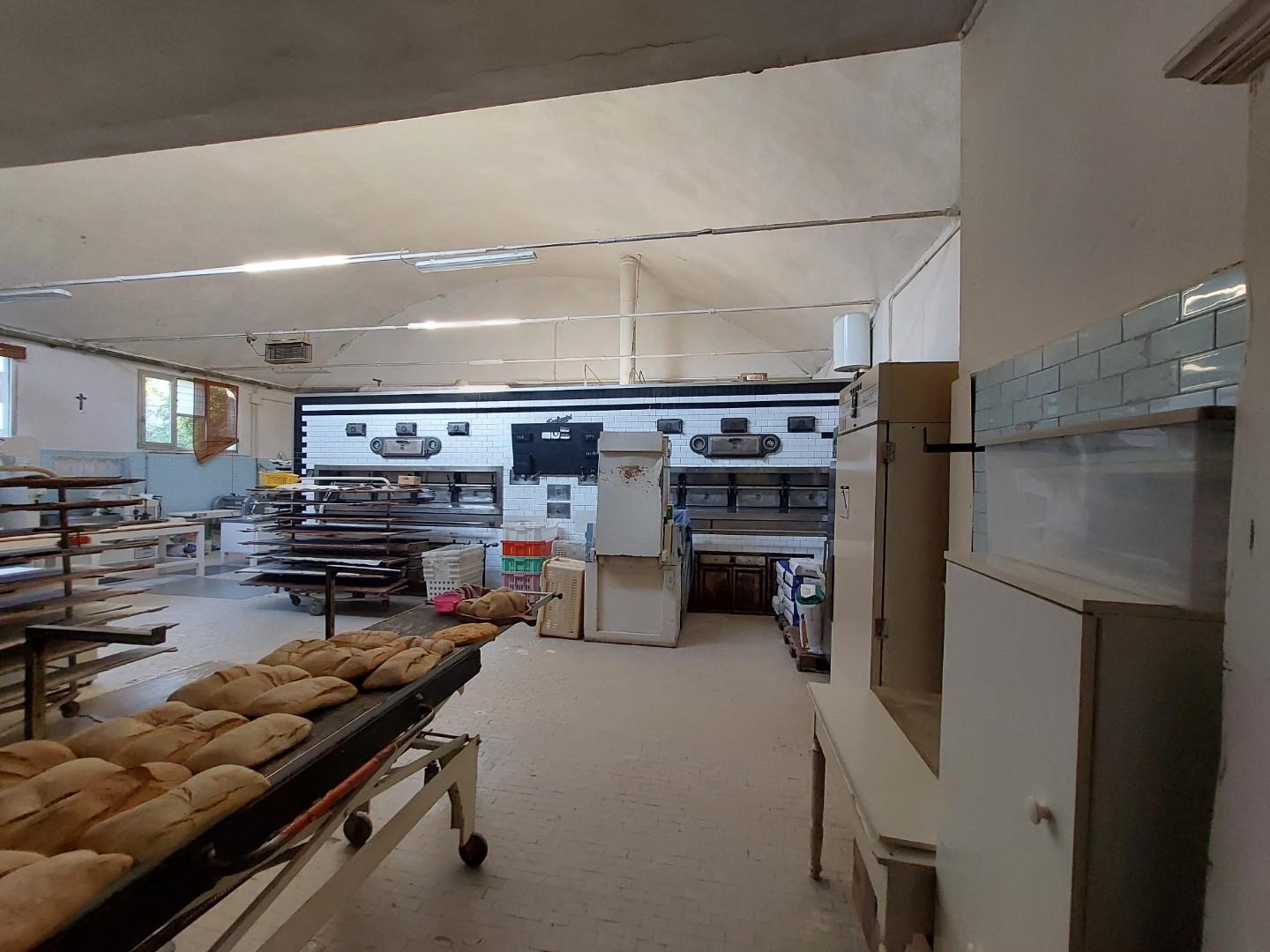 Immagine 9 di Locale commerciale in vendita  a Bientina