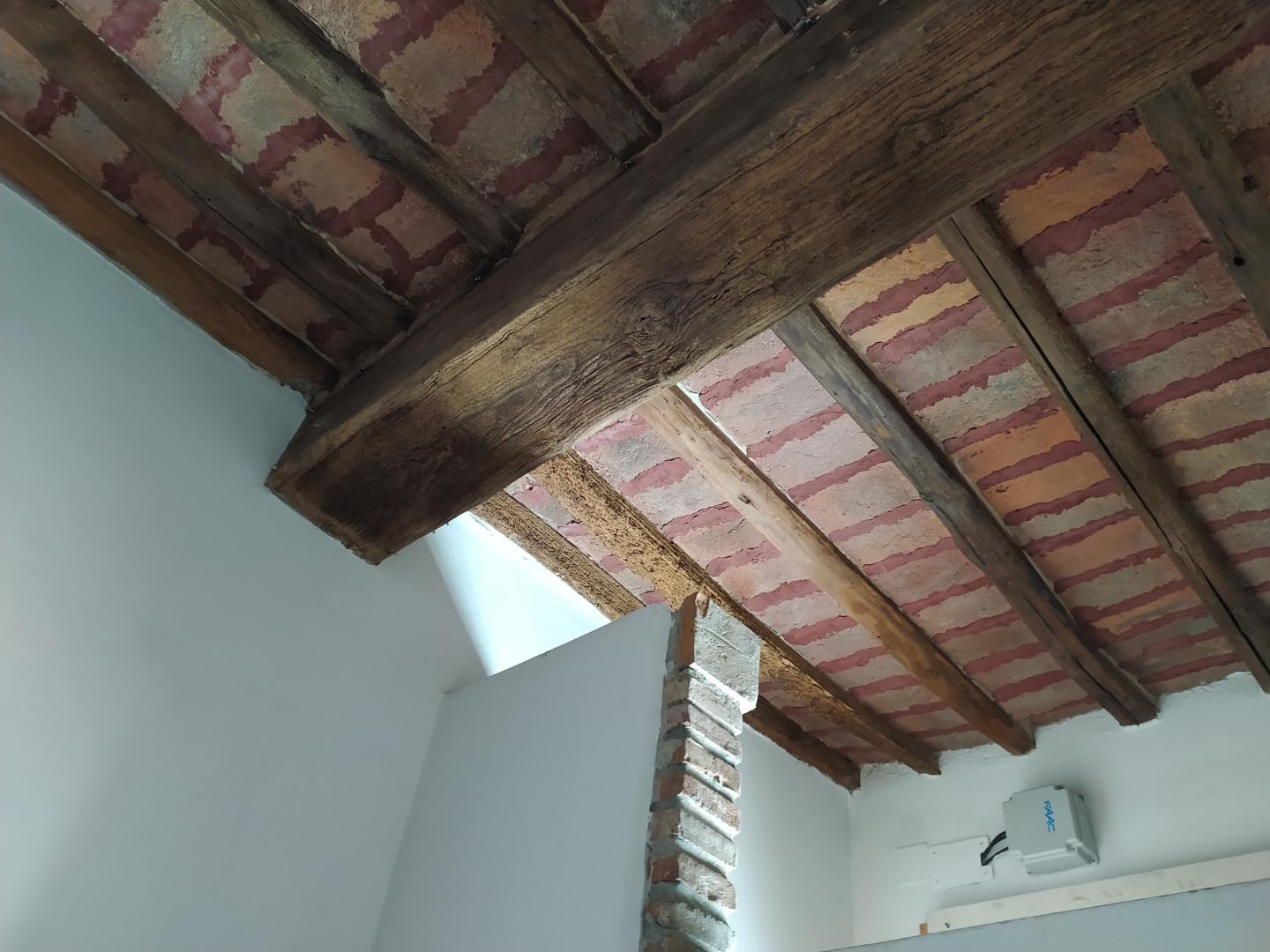 Immagine 17 di Locale commerciale in vendita  a Cascina