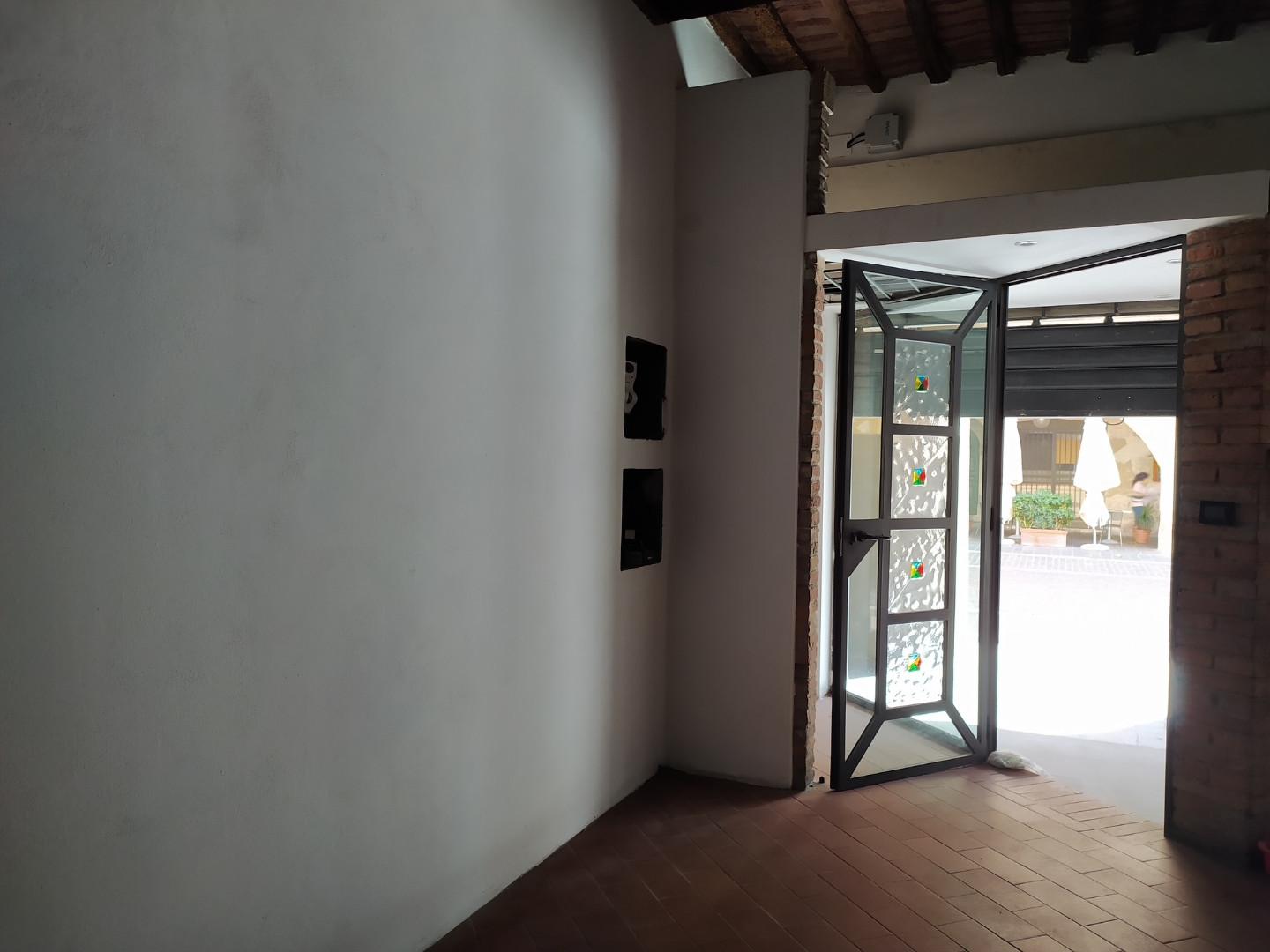 Immagine 15 di Locale commerciale in vendita  a Cascina