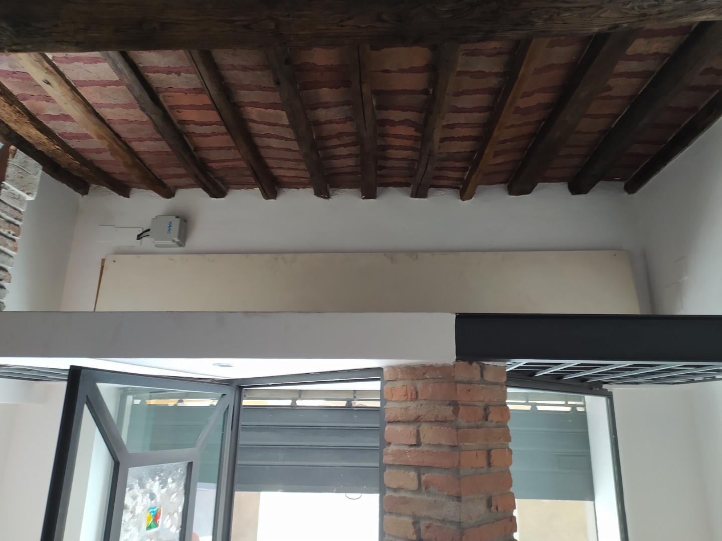 Immagine 23 di Locale commerciale in vendita  a Cascina