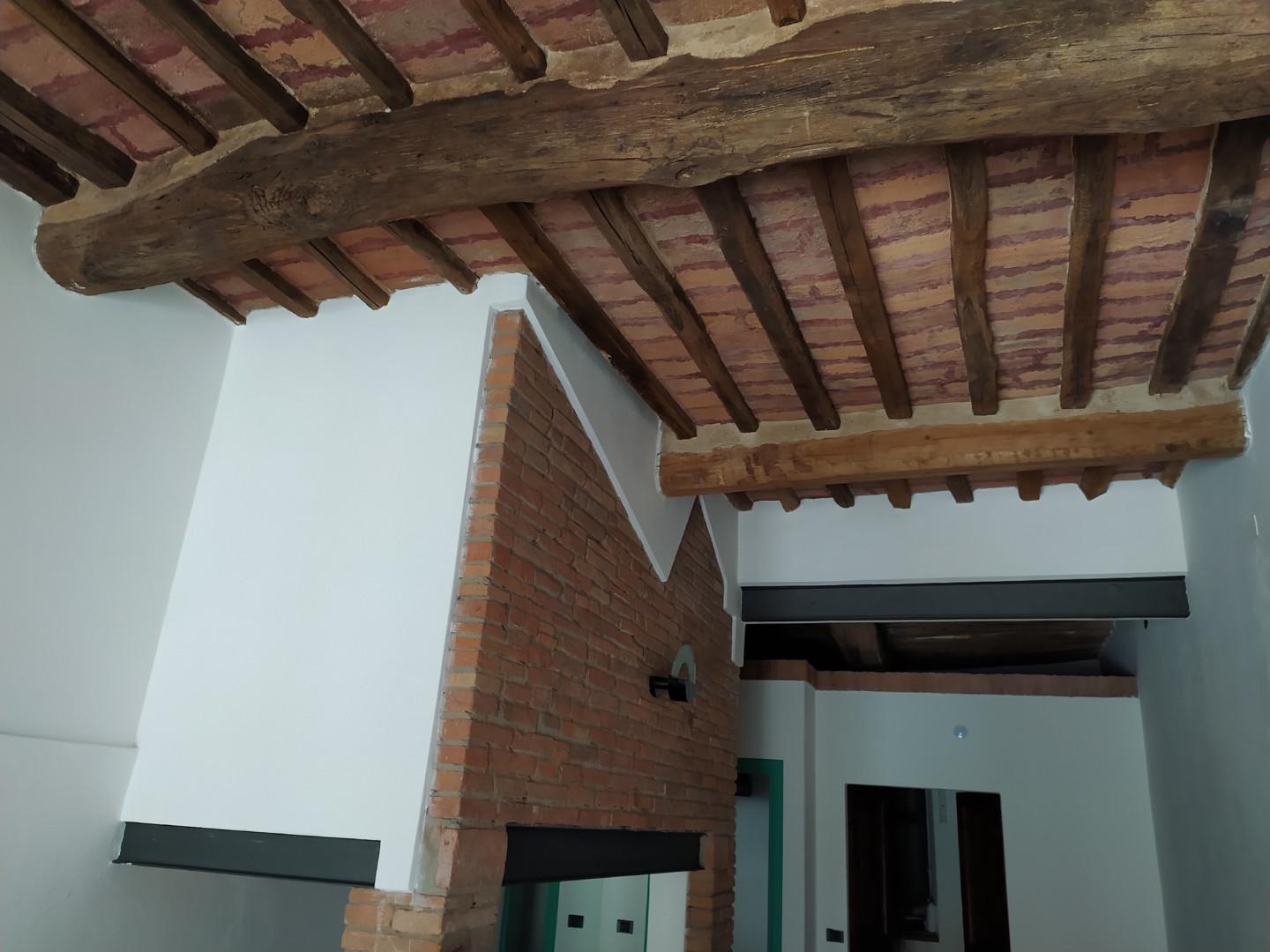 Immagine 13 di Locale commerciale in vendita  a Cascina