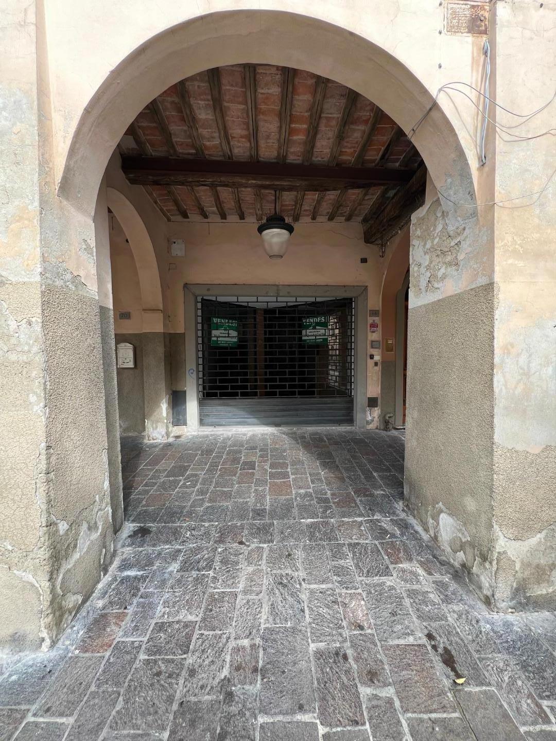 Immagine 4 di Locale commerciale in vendita  a Cascina