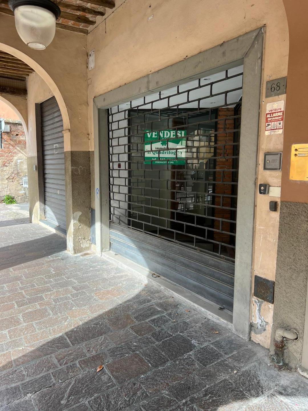 Immagine 3 di Locale commerciale in vendita  a Cascina