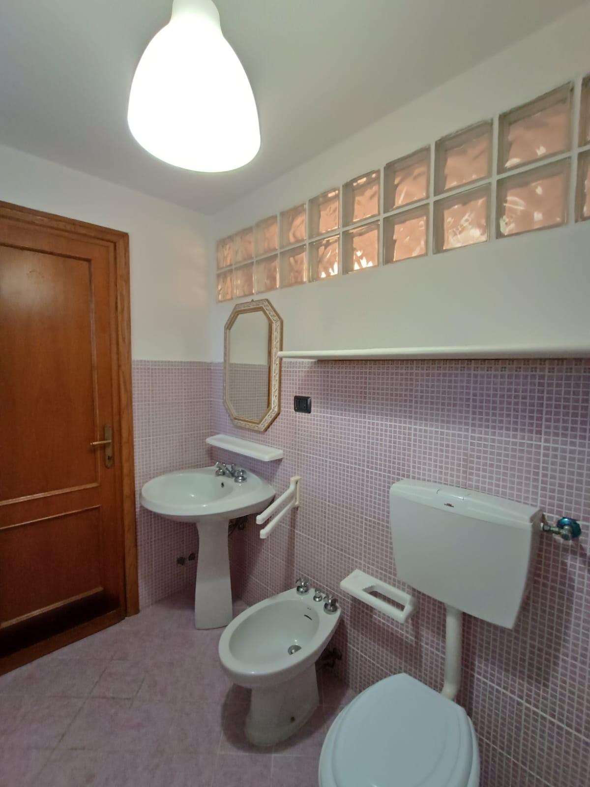 Immagine 23 di Casa bifamiliare in vendita  a Montignoso