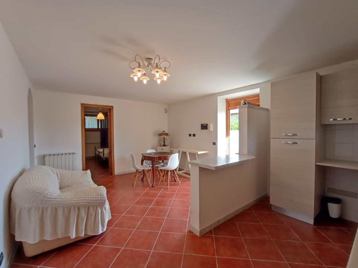 Immagine 20 di Casa bifamiliare in vendita  a Montignoso