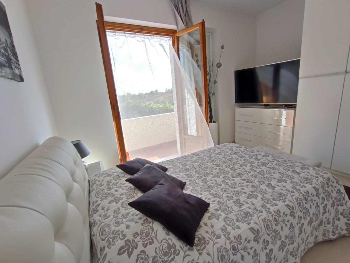 Immagine 14 di Casa bifamiliare in vendita  a Montignoso