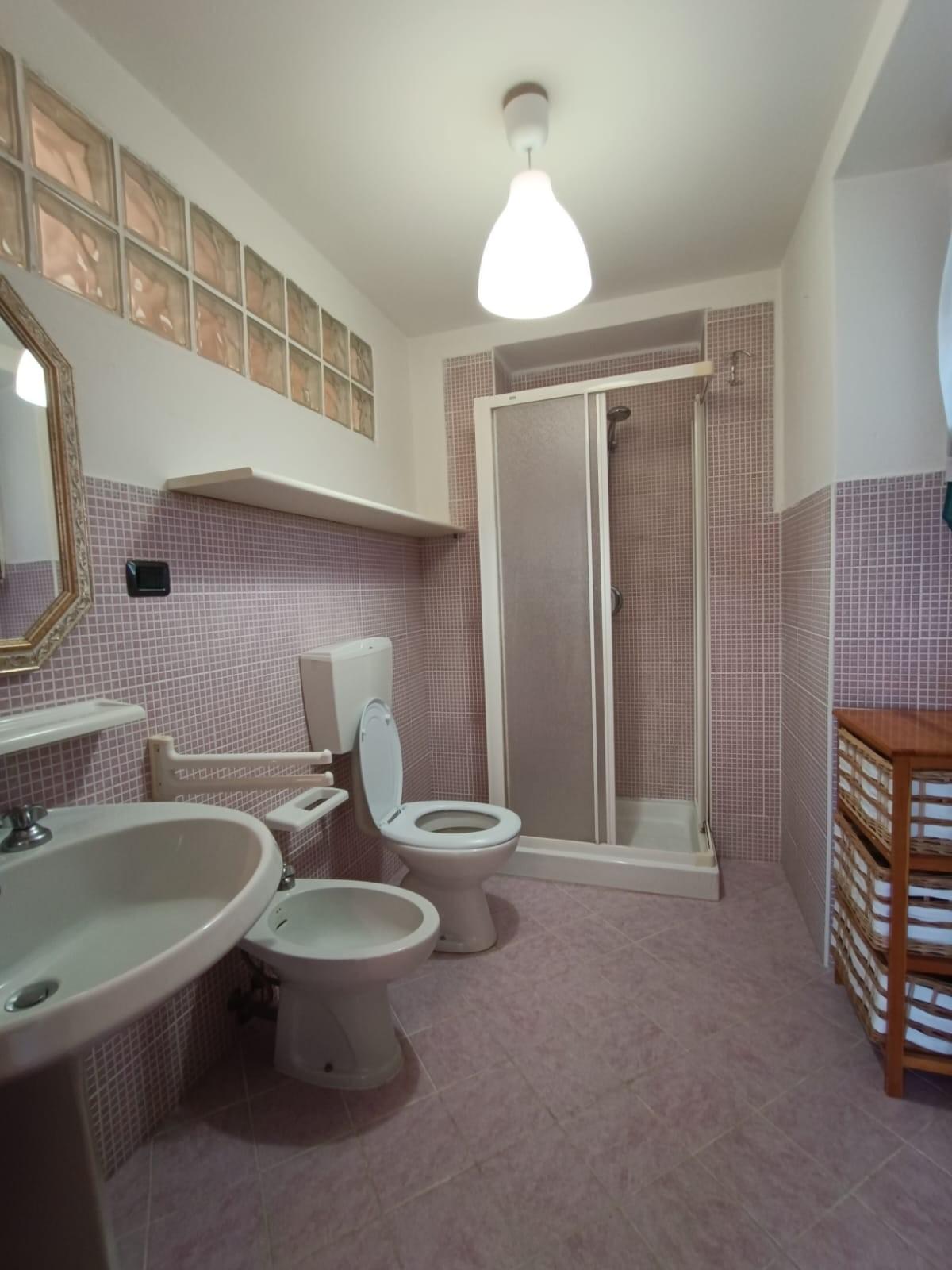 Immagine 22 di Casa bifamiliare in vendita  a Montignoso