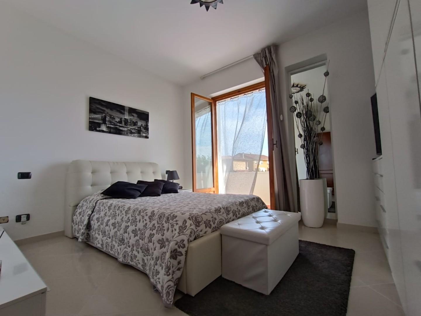 Immagine 15 di Casa bifamiliare in vendita  a Montignoso