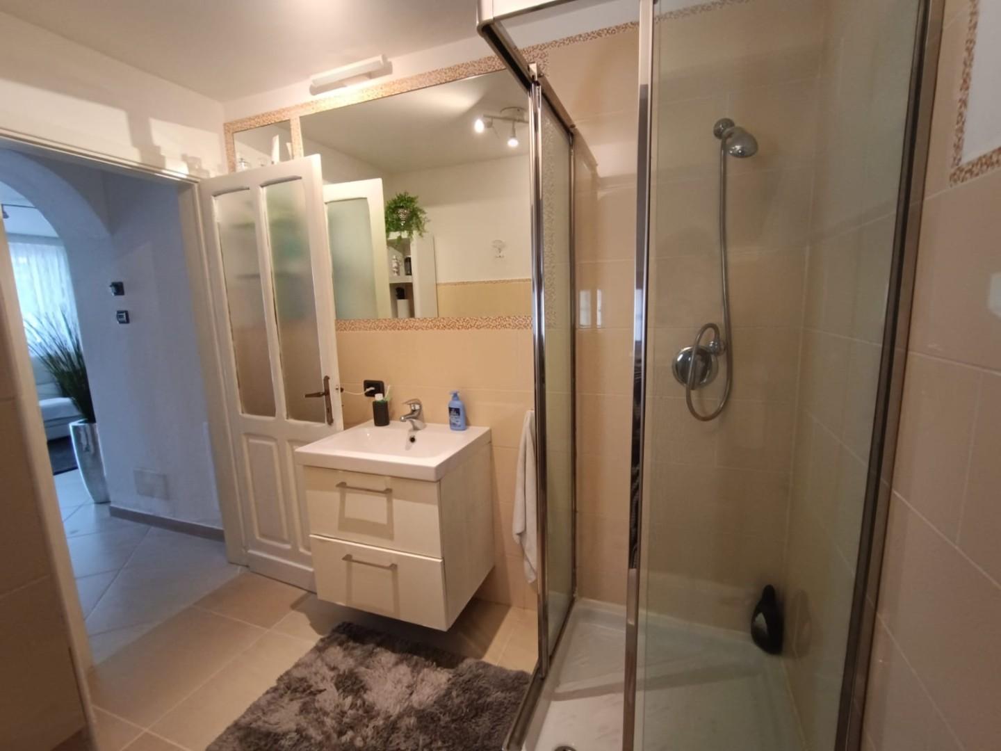 Immagine 11 di Casa bifamiliare in vendita  a Montignoso