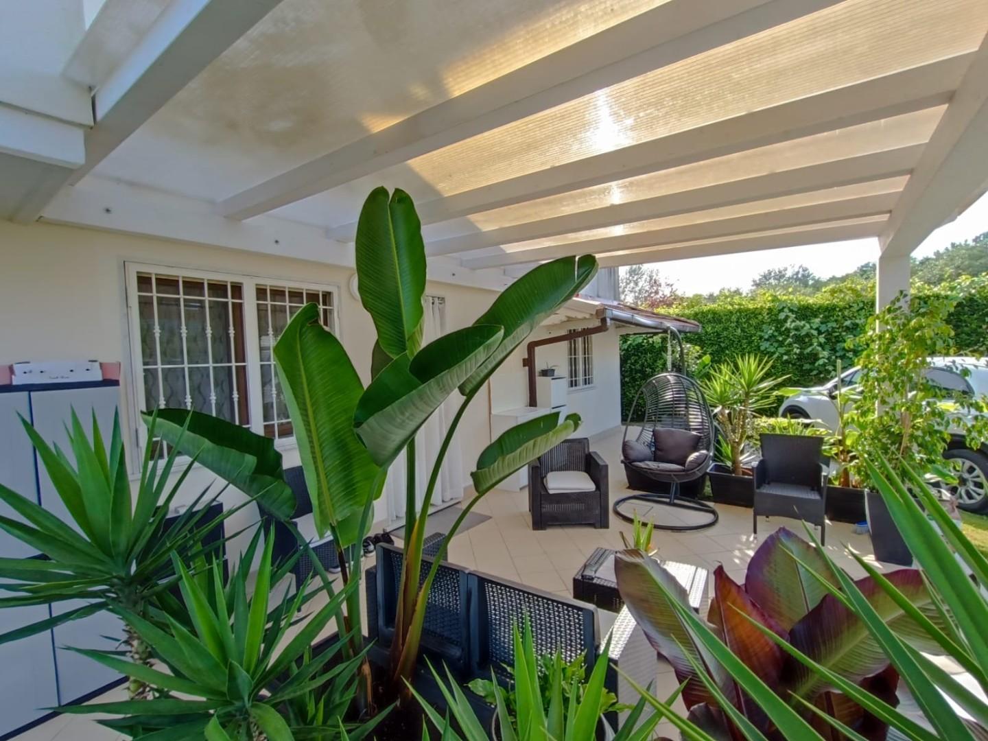 Immagine 4 di Casa bifamiliare in vendita  a Montignoso