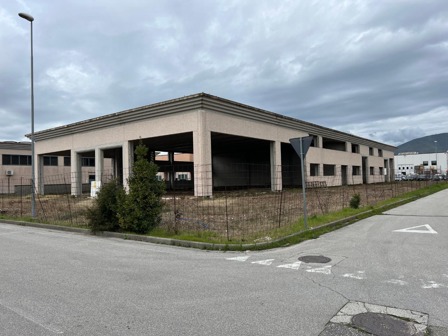 casale in vendita a Cascina