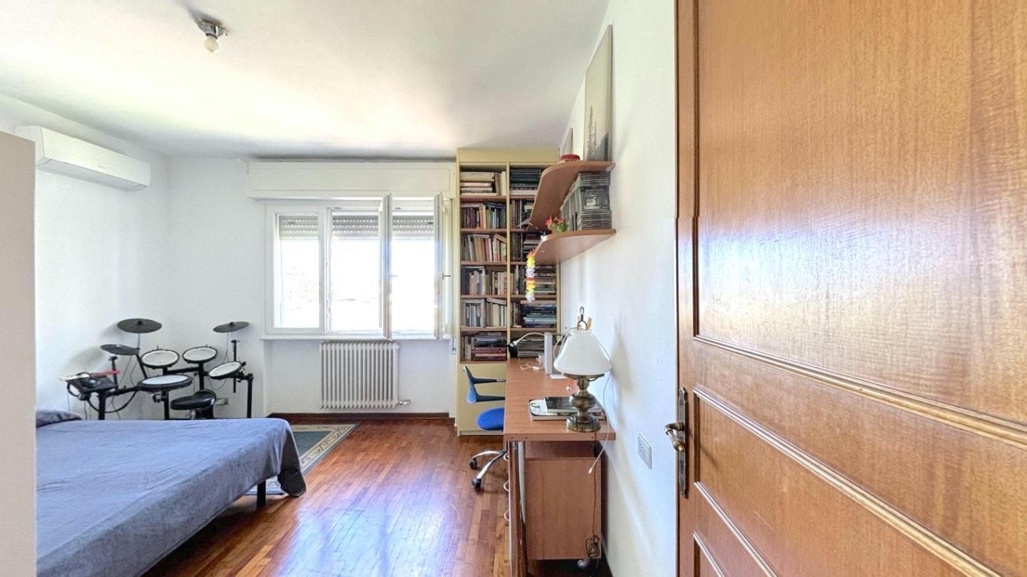 Immagine 9 di Appartamento in vendita  a Pisa