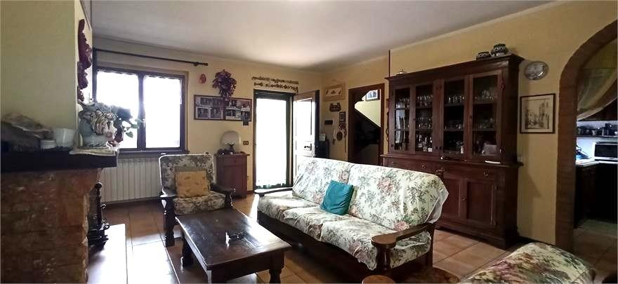 Immagine 12 di Villetta a schiera in vendita  a Pistoia