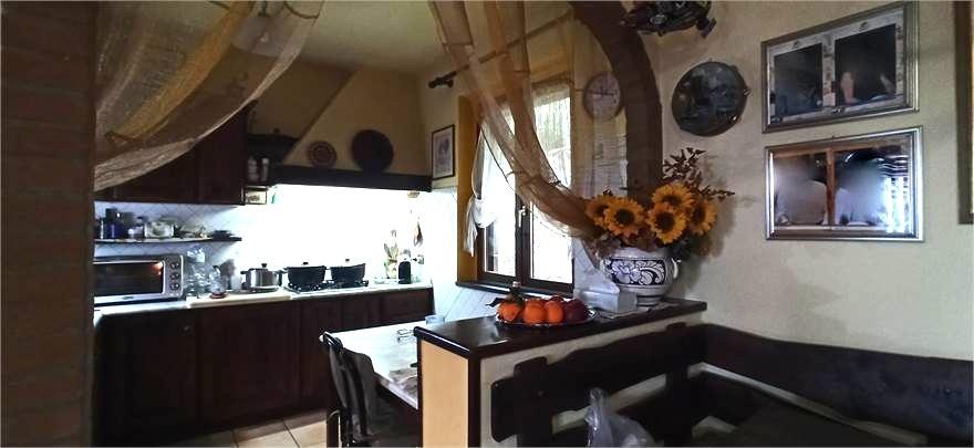 Immagine 16 di Villetta a schiera in vendita  a Pistoia