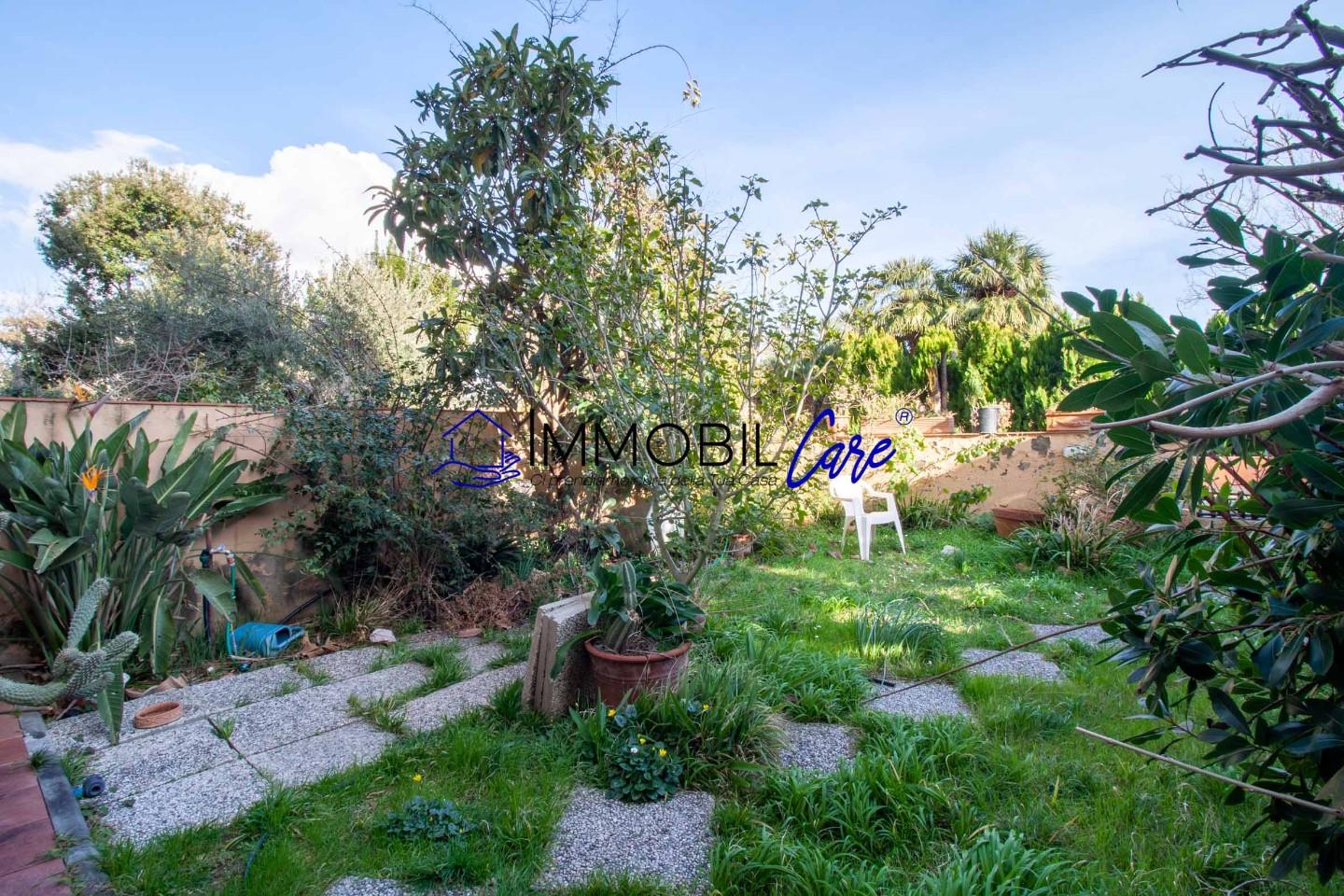 Immagine 1 di Appartamento in vendita  a Livorno