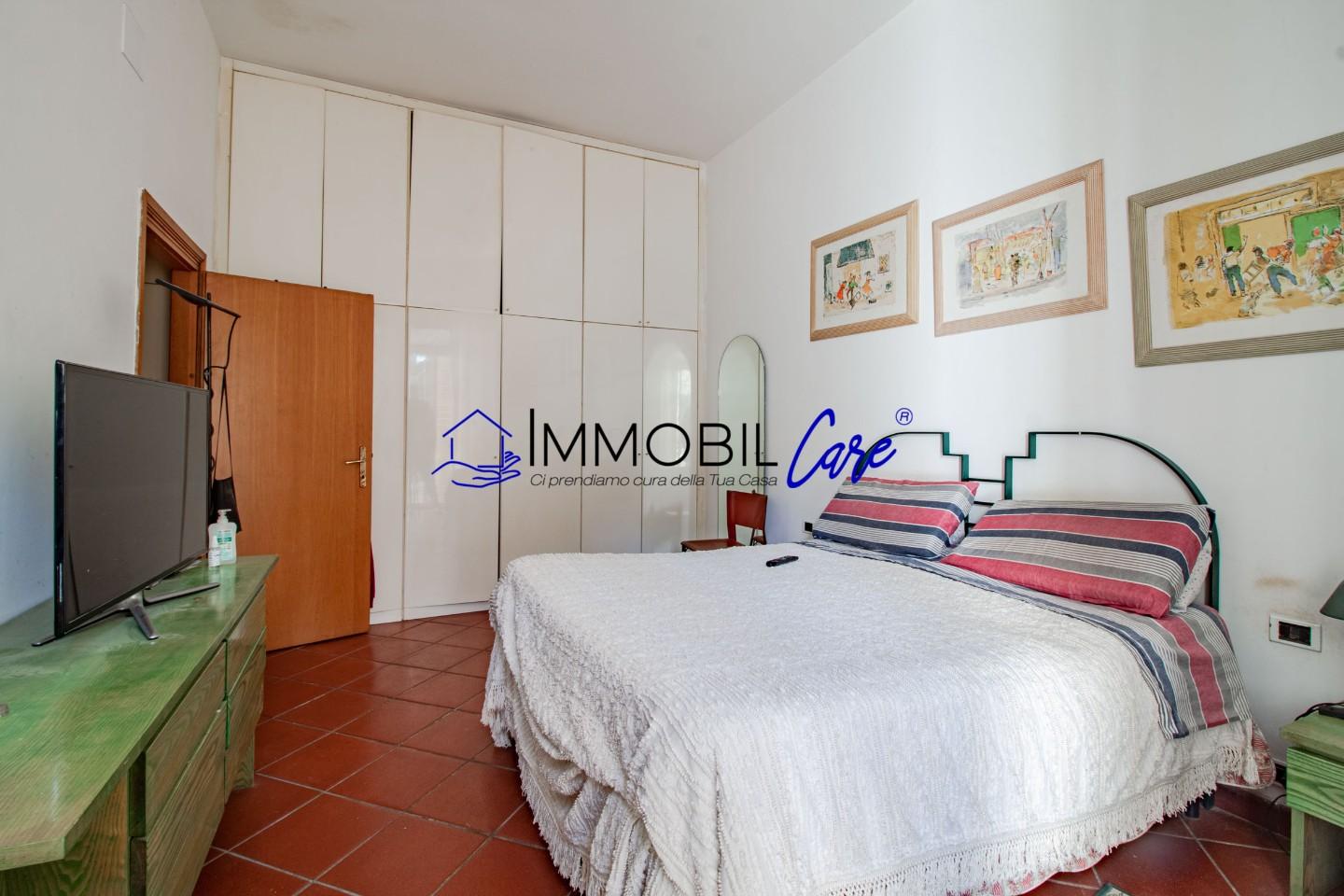 Immagine 21 di Appartamento in vendita  a Livorno