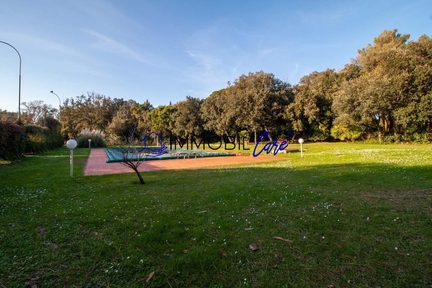 Immagine 27 di Appartamento in vendita  a Livorno