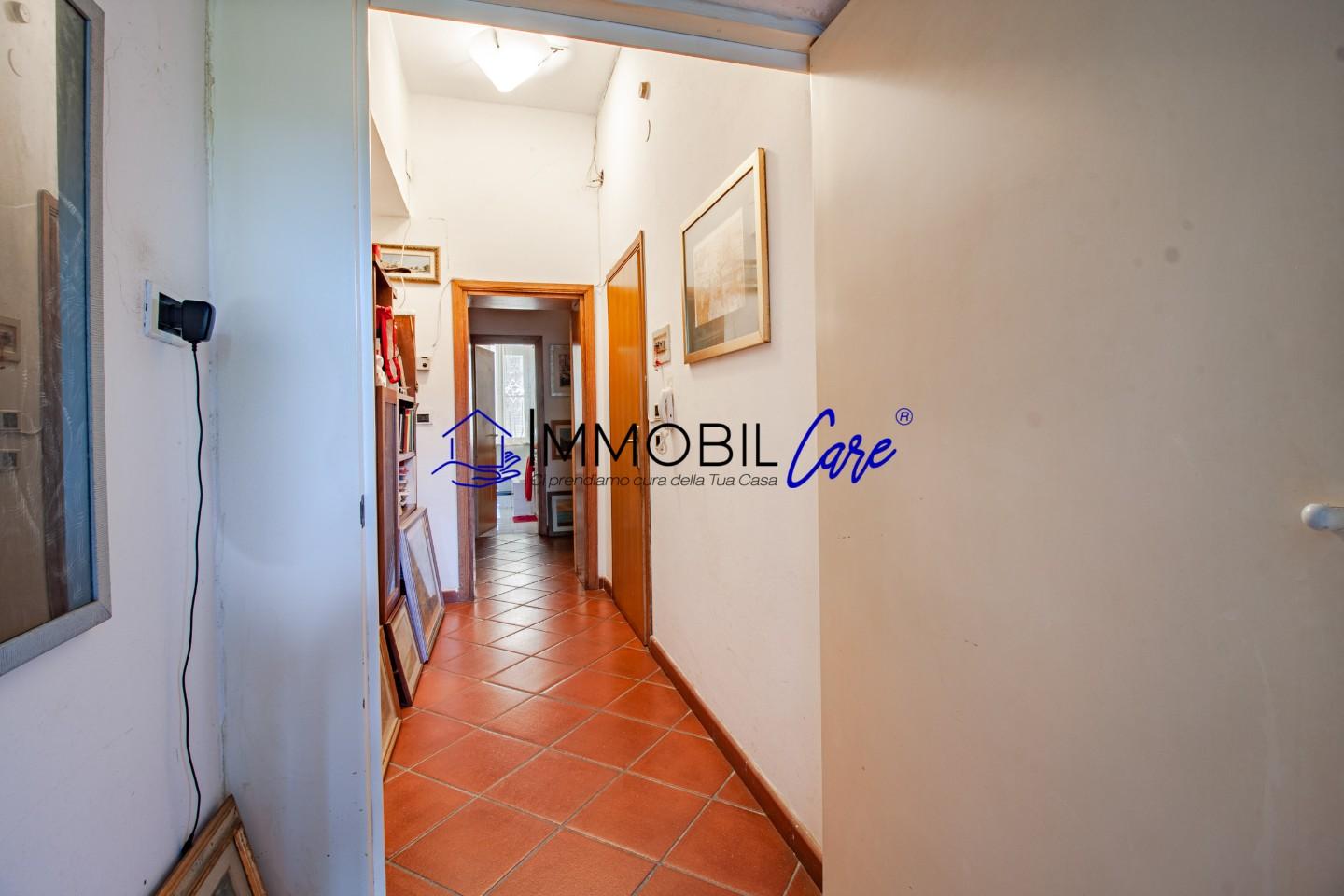 Immagine 12 di Appartamento in vendita  a Livorno