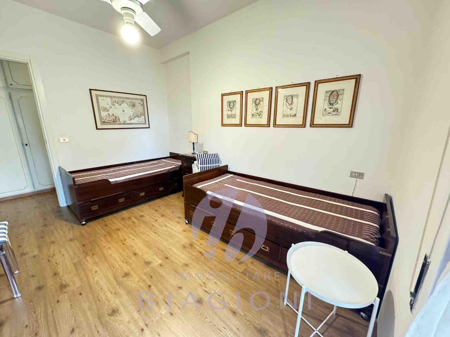 Immagine 22 di Appartamento in vendita  a Forte Dei Marmi