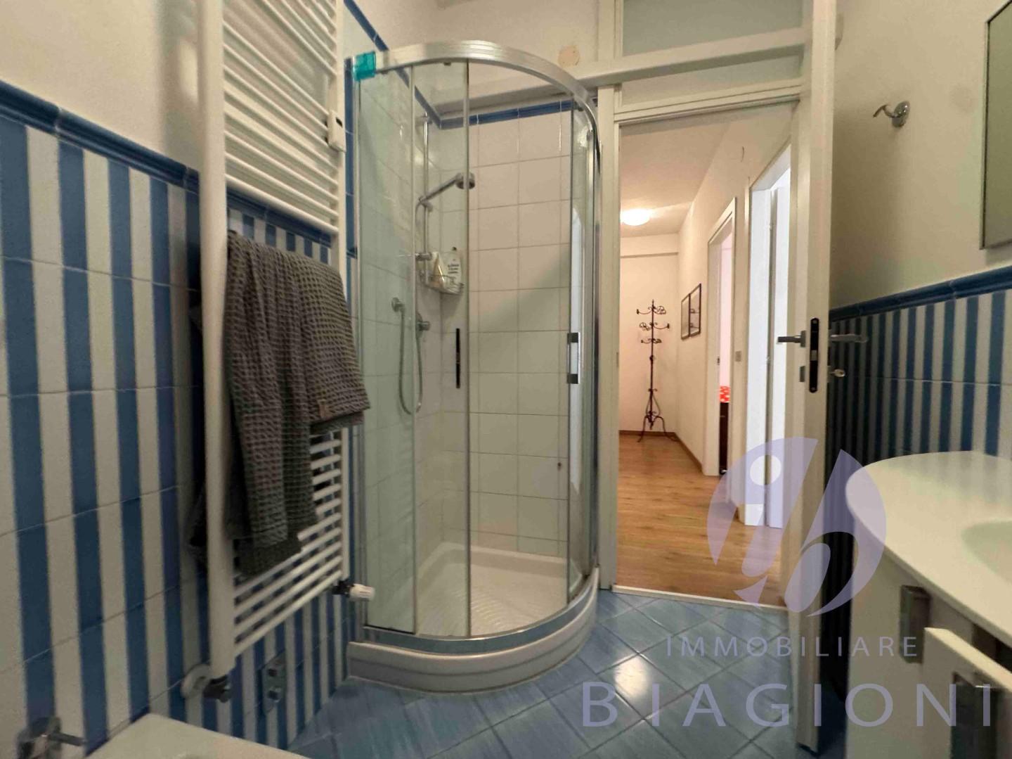 Immagine 26 di Appartamento in vendita  a Forte Dei Marmi