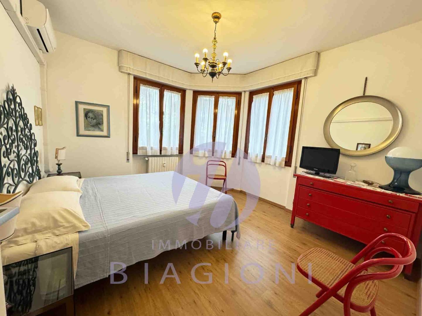 Immagine 17 di Appartamento in vendita  a Forte Dei Marmi