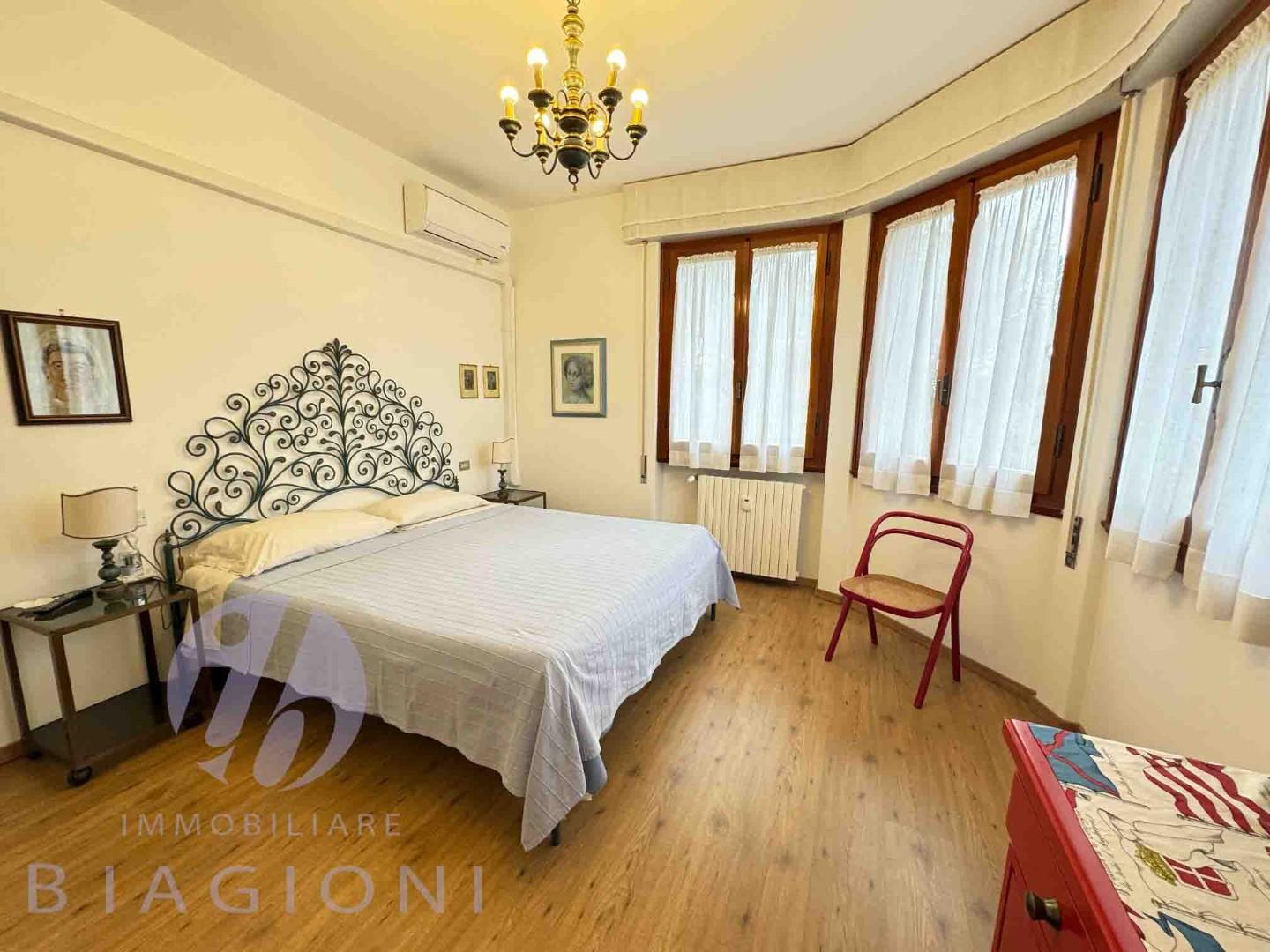 Immagine 15 di Appartamento in vendita  a Forte Dei Marmi