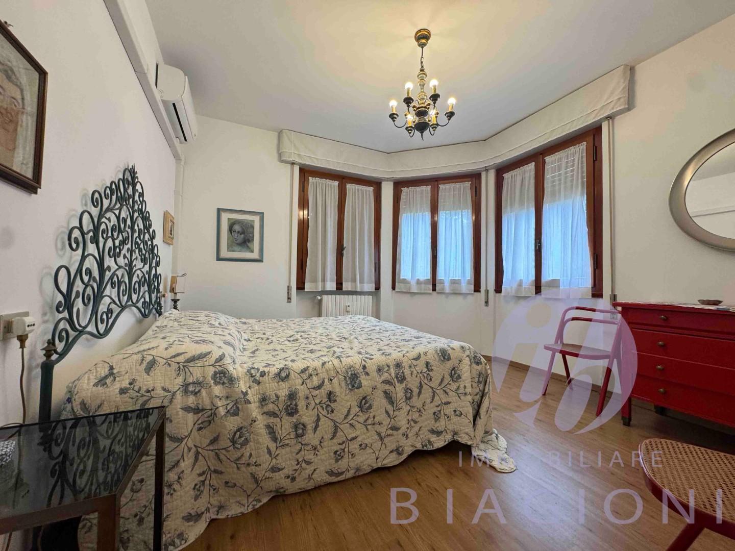 Immagine 16 di Appartamento in vendita  a Forte Dei Marmi