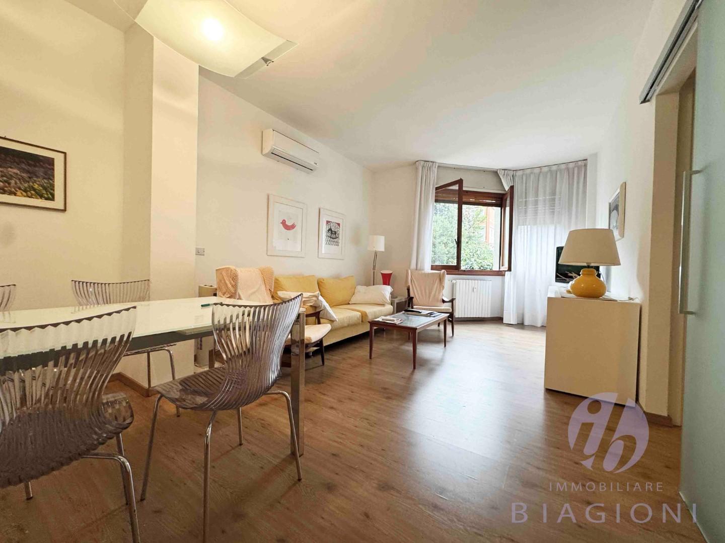 Immagine 6 di Appartamento in vendita  a Forte Dei Marmi