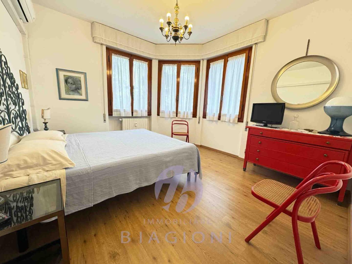 Immagine 19 di Appartamento in vendita  a Forte Dei Marmi